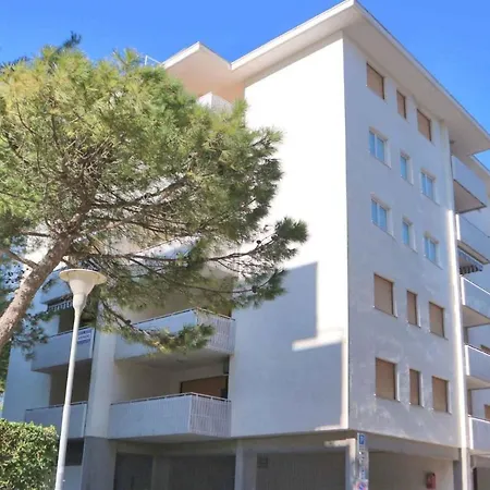 Apartments In Lignano Sabbiadoro 42756 Apartamento