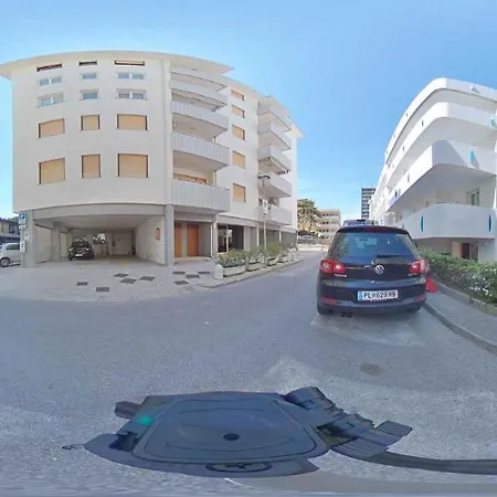 Apartments In Lignano Sabbiadoro 42756 Apartamento *